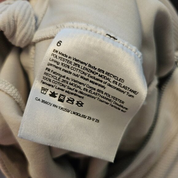 Lululemon Ribbed Softstreme Cropped Jacket Size 6 Bone - Picture 5 of 5